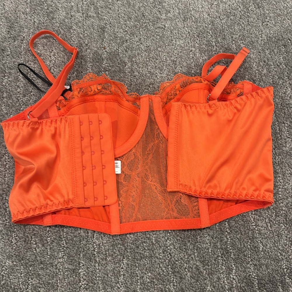 Elegant Orange Lace Bustier - Picture 2 of 2